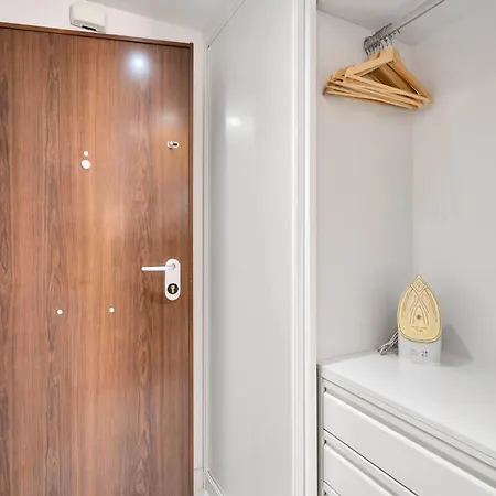 Moderno Estudio En Centro Y Cerca Del Mar - Marino Ii 111 * ماربيا