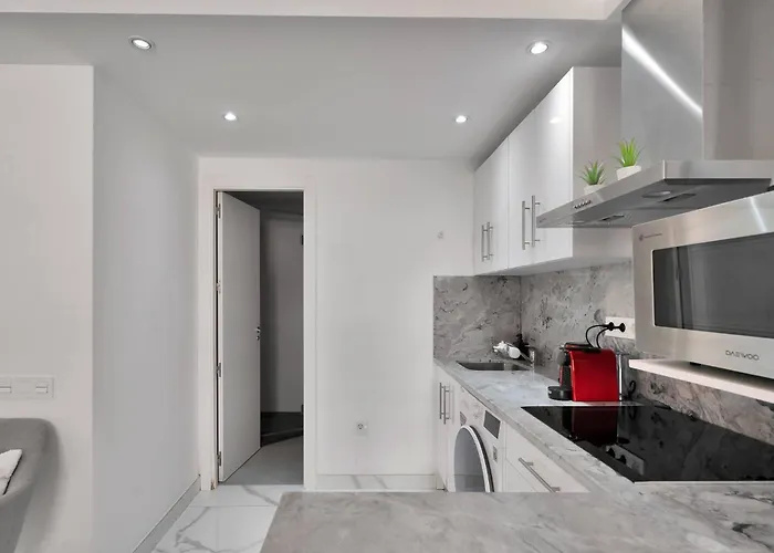 Moderno Estudio En Centro Y Cerca Del Mar - Marino Ii 111 * Marbella